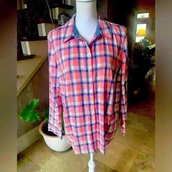 Talbots ladies blouse excellent condition. Large. 100% cotton. Long sleeve - Picture 6 of 9